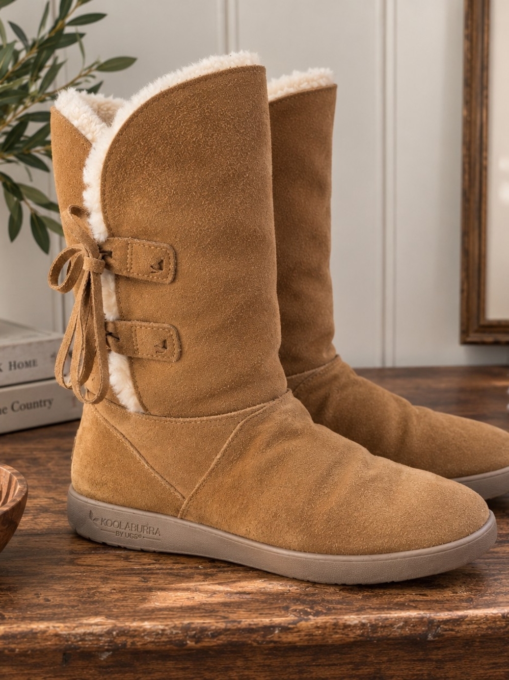 Koolaburra by UGG Tan Suede Shearling Lace Up Winter Boots Women’s 11